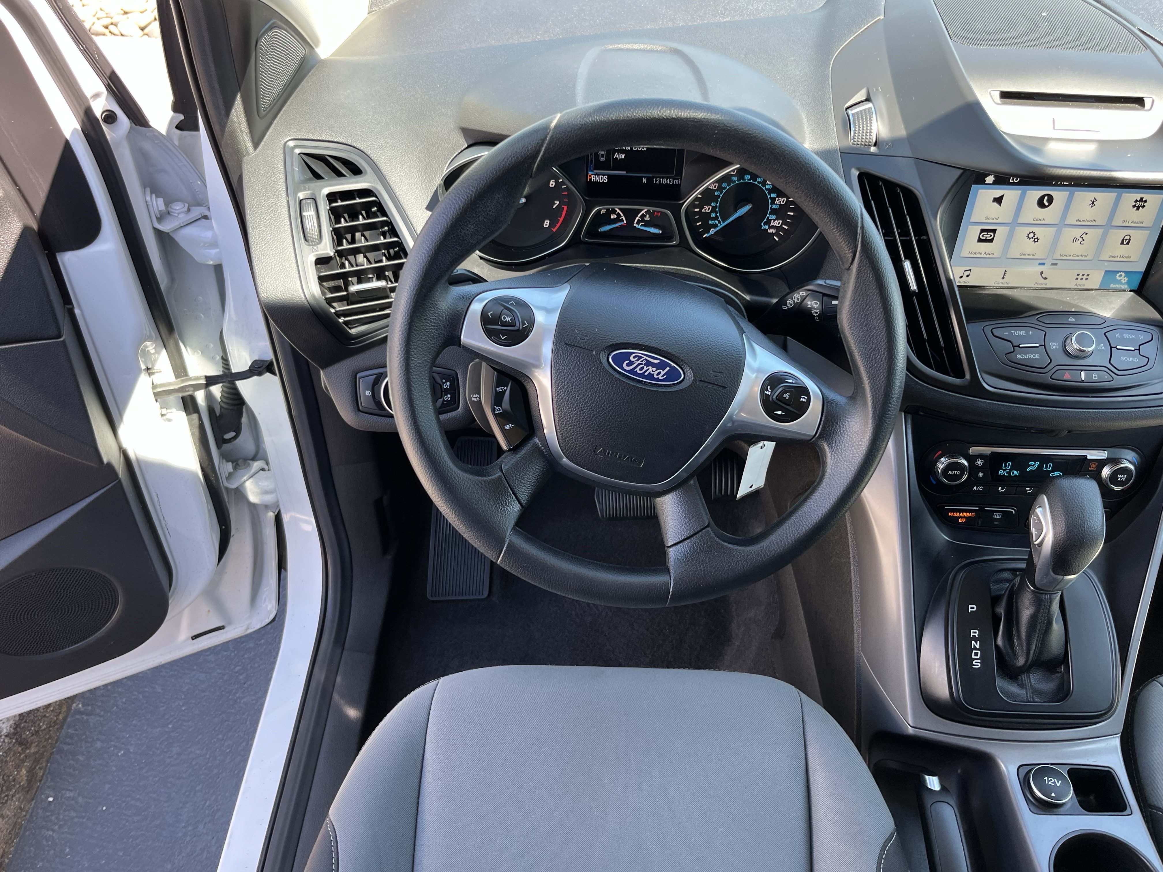 Used 2016 Ford Escape SE w/ Equipment Group 201A FWD image 9