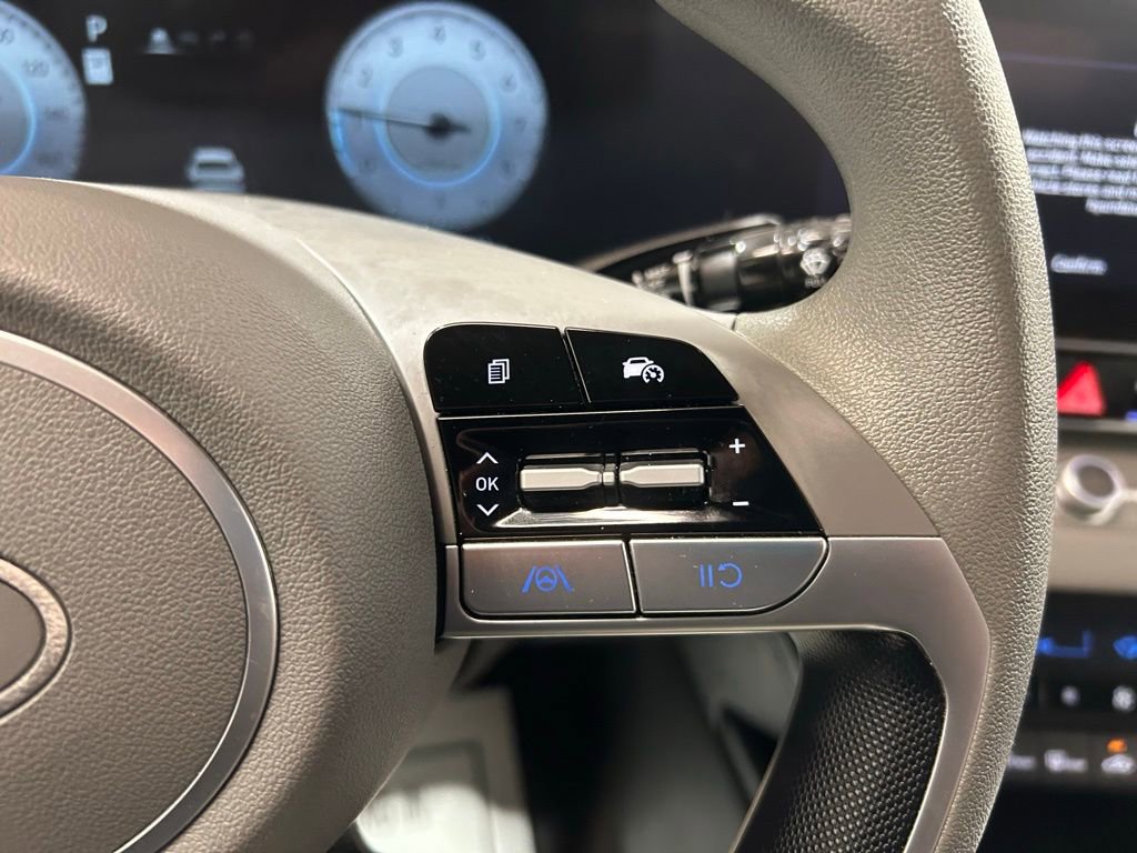 Used 2024 Hyundai Elantra SEL image 23