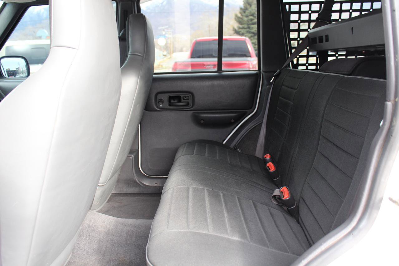 Used 2001 Jeep Cherokee Sport image 18