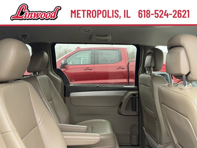 Used 2012 Volkswagen Routan SE image 8