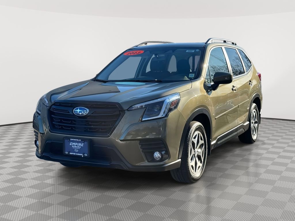 Used 2023 Subaru Forester Premium image 3