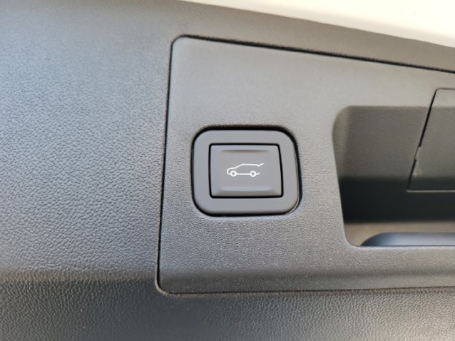 New 2026 Cadillac XT5 Sportv w/ LPO, Floor Liner Package AWD/4WD image 31