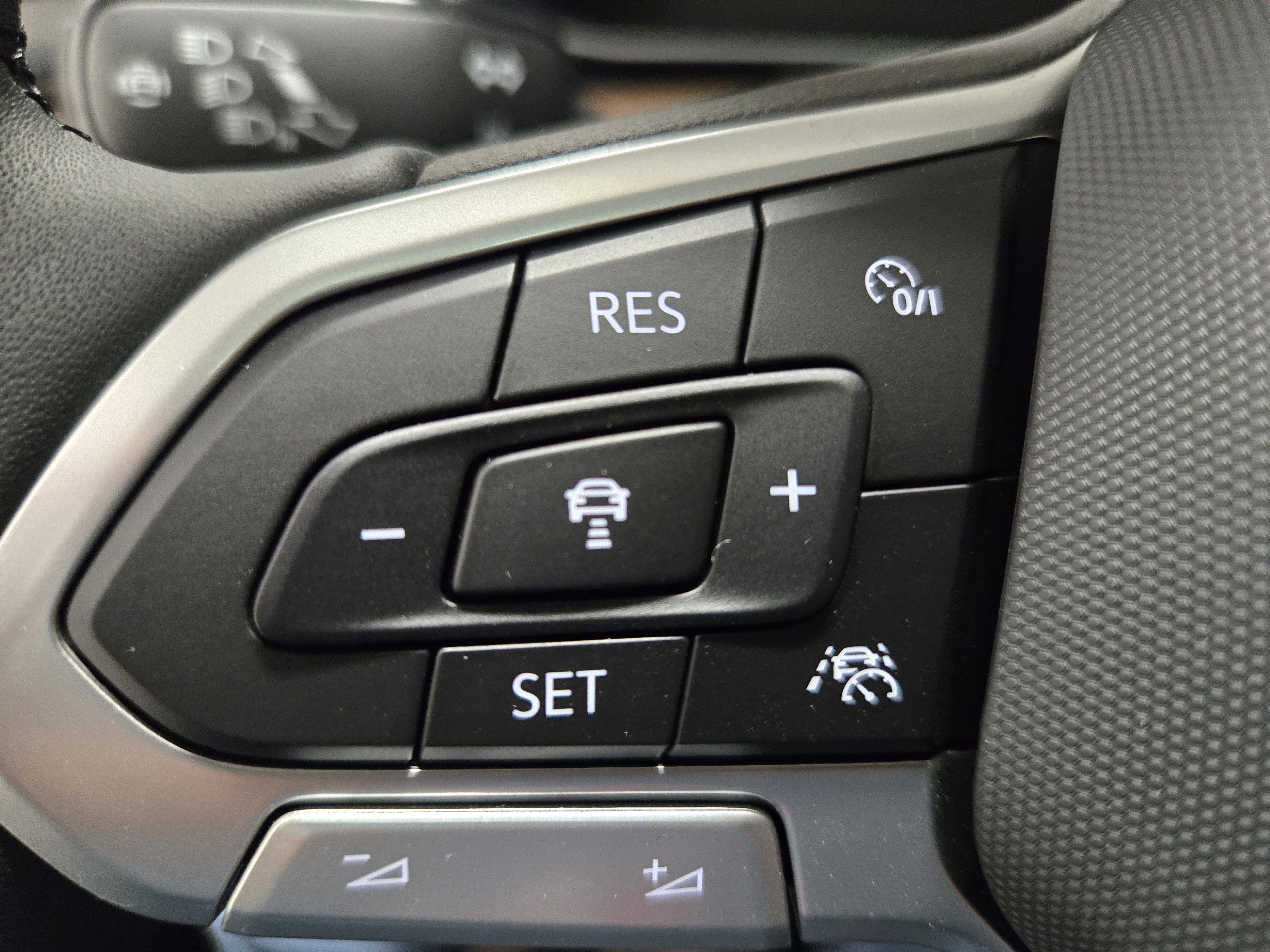 New 2025 Volkswagen Jetta SEL image 18