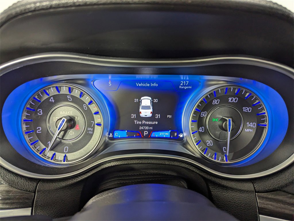 Used 2022 Chrysler 300 Touring image 36