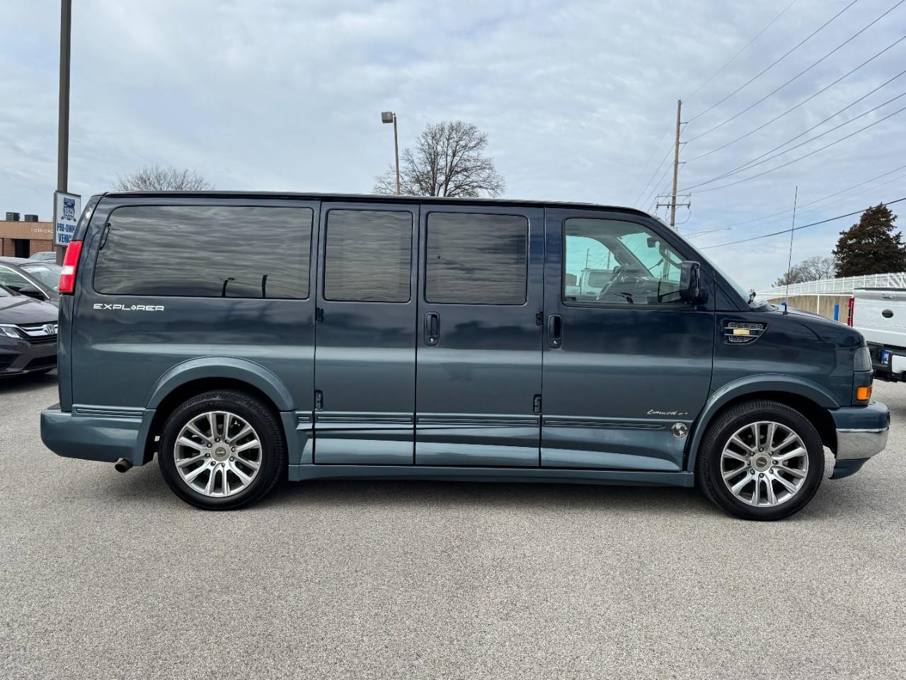 Used 2020 GMC Savana 2500 w/ Enhanced Convenience Package image 2