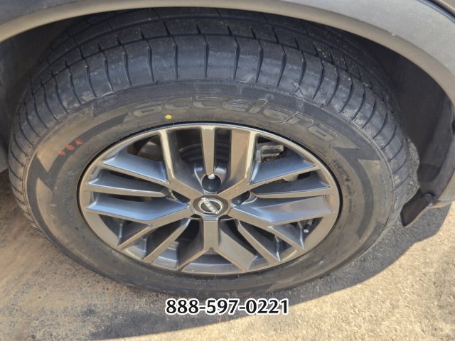 Used 2024 Nissan Rogue S FWD image 5