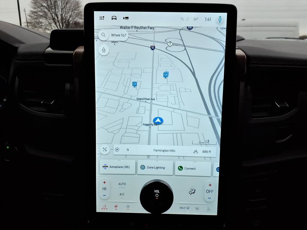 Used 2022 Ford F150 Lightning Lariat image 14