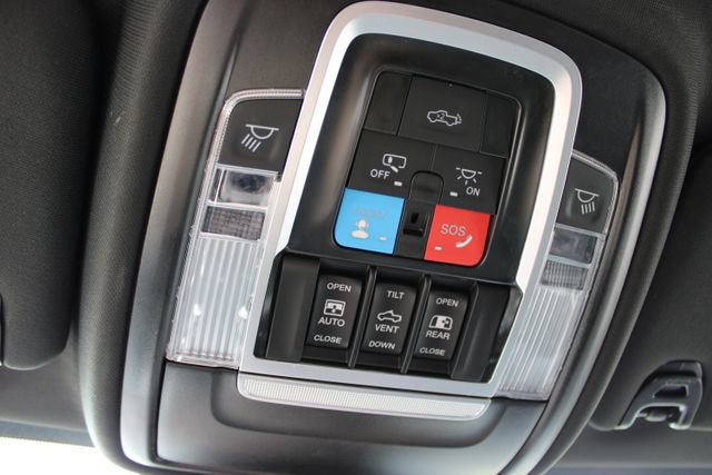 Used 2025 RAM 2500 Laramie AWD/4WD image 35