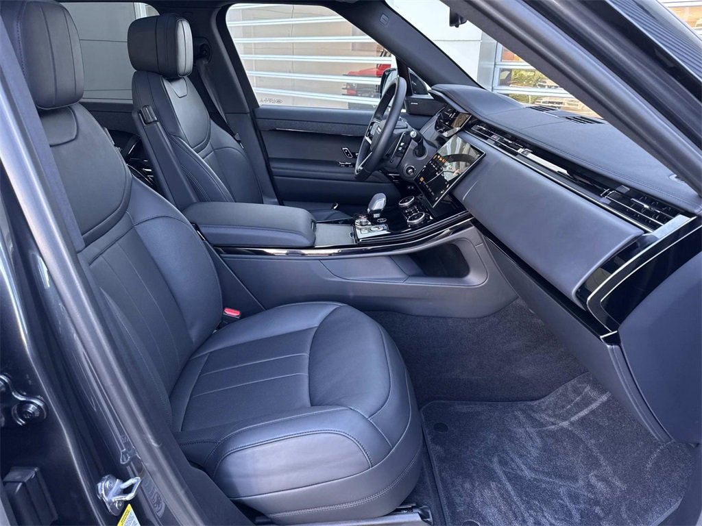Used 2023 Land Rover Range Rover Sport SE Dynamic image 9