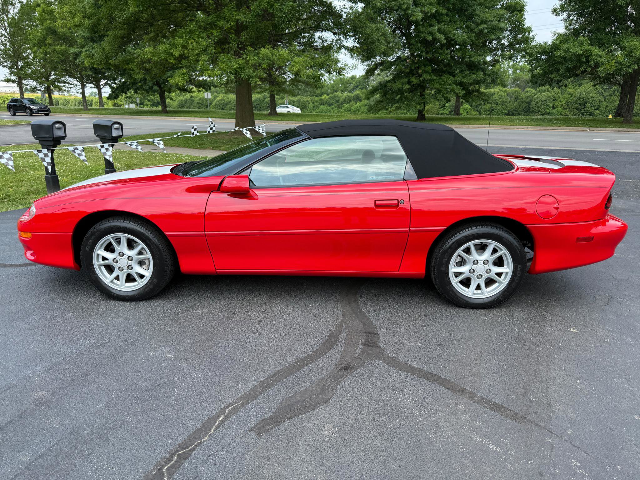 Used 2000 Chevrolet Camaro LT RWD image 7