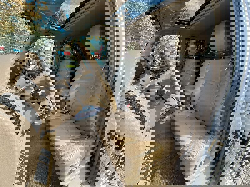 Used 2011 Nissan Pathfinder LE w/ Navigation Pkg image 12