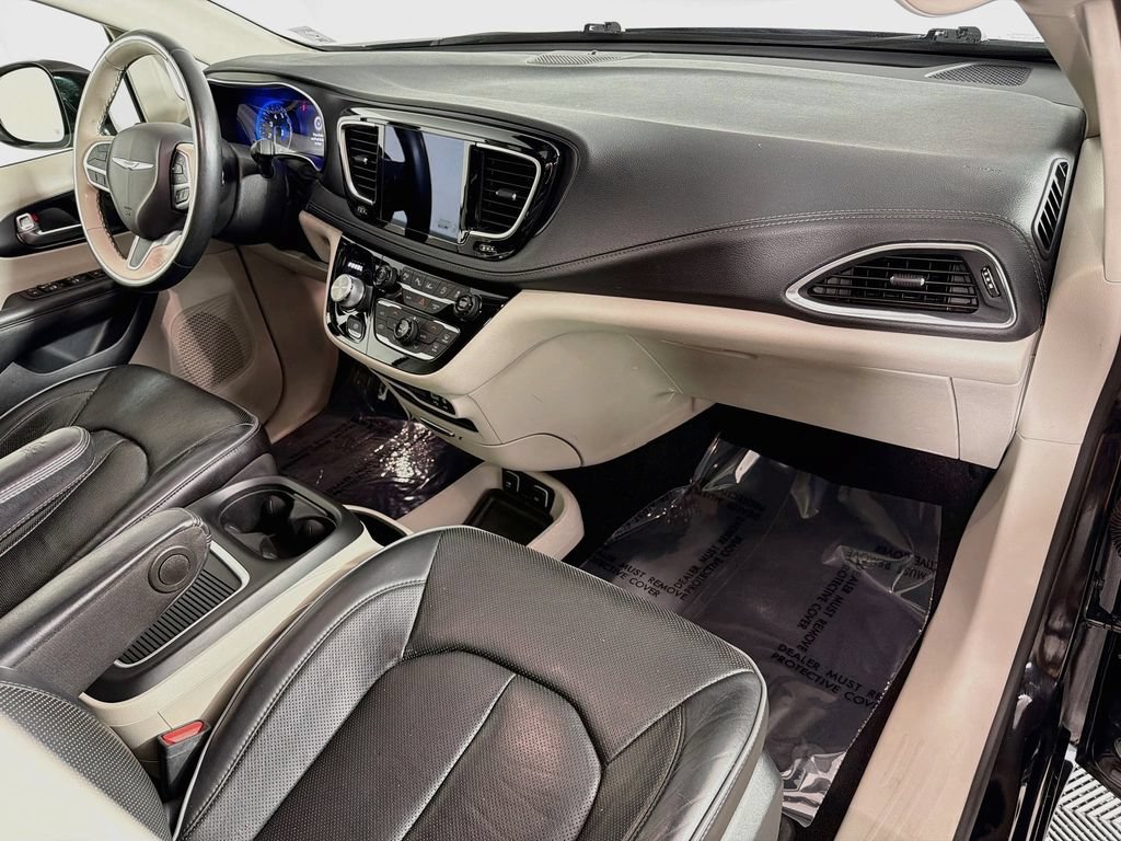 Used 2020 Chrysler Pacifica Limited w/ Advanced Safetytec Group FWD image 31
