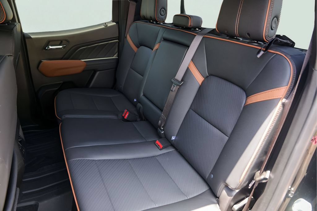 Used 2024 GMC Canyon AT4 w/ AT4 Premium Package AWD/4WD image 25