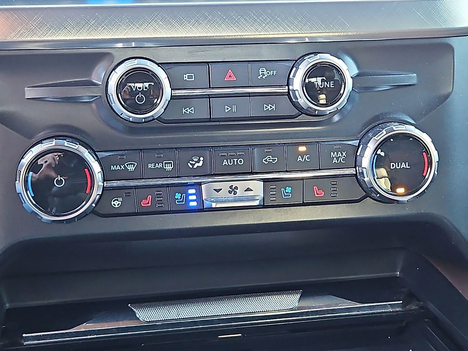 Used 2025 Ford F250 King Ranch w/ FX4 Off-Road Package image 15