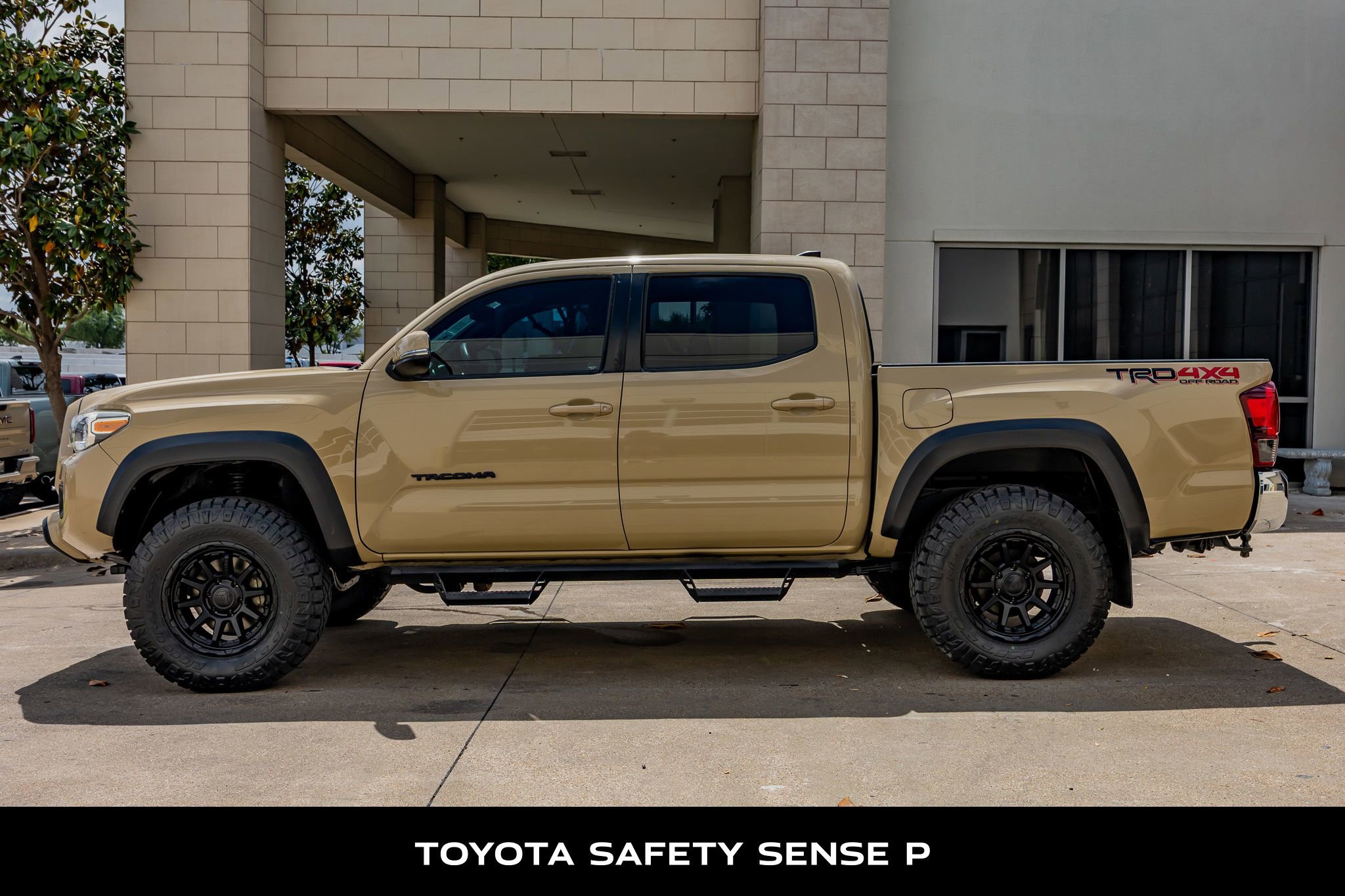 Used 2019 Toyota Tacoma TRD Off-Road AWD/4WD image 6