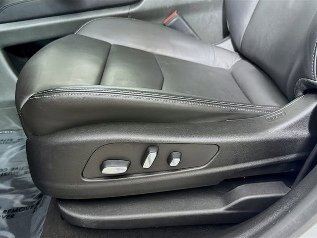 Used 2024 Cadillac XT6 Sport w/ Technology Package AWD/4WD image 16