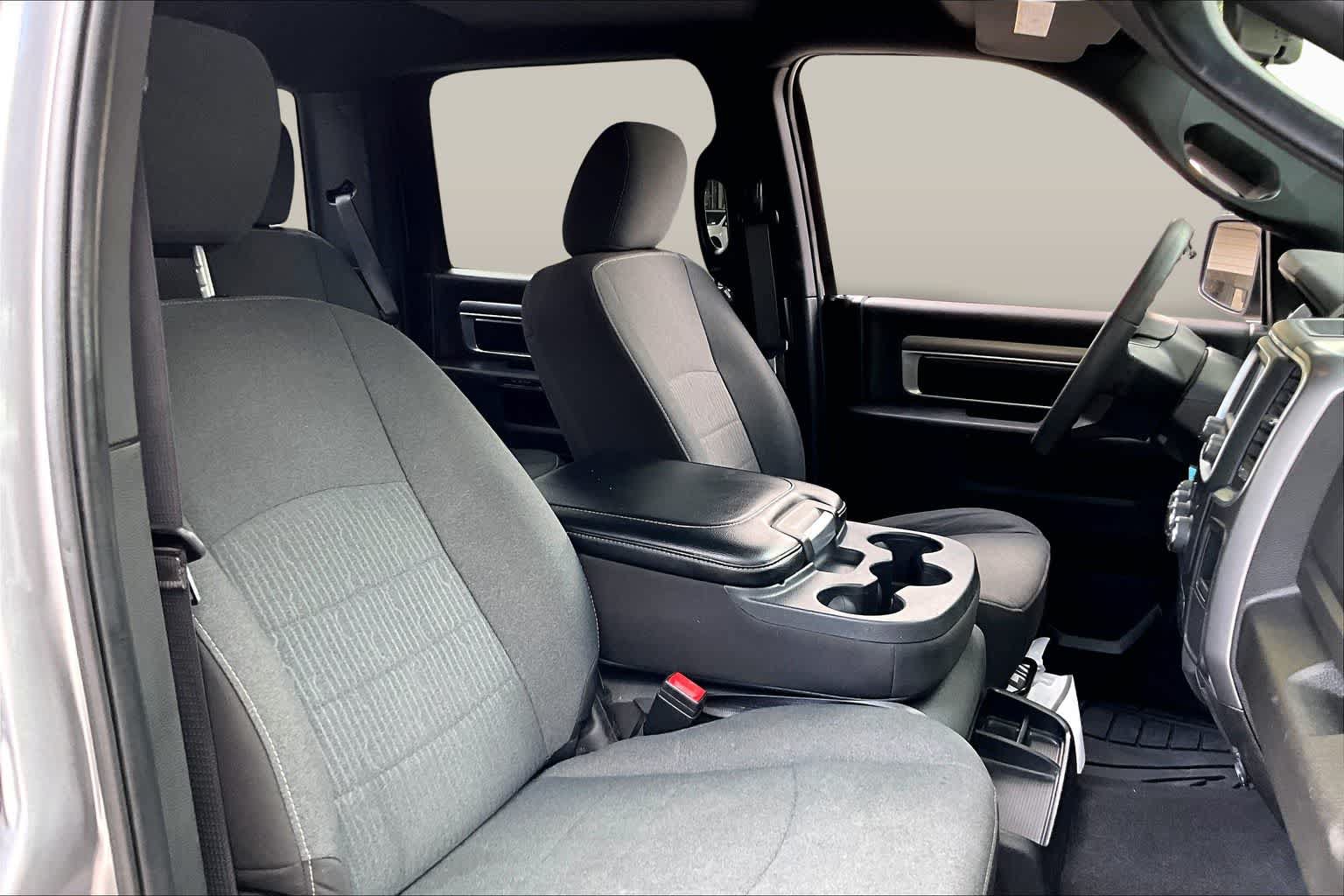 Used 2024 RAM 1500 Warlock RWD image 9