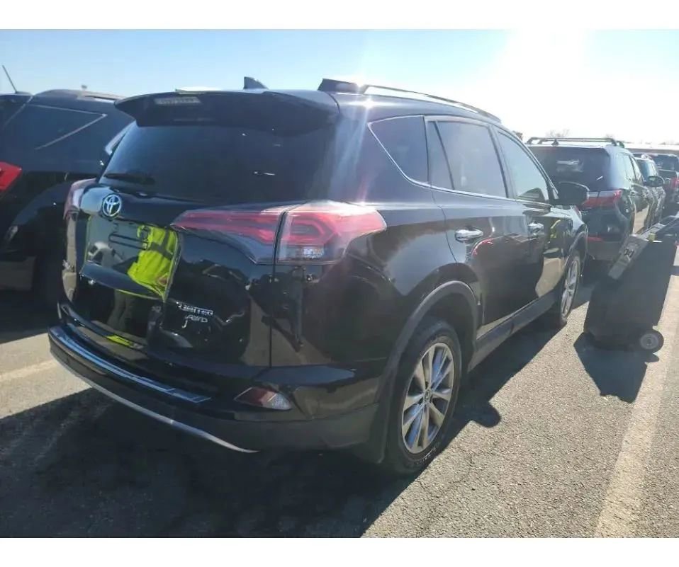 Used 2016 Toyota RAV4 Limited image 2