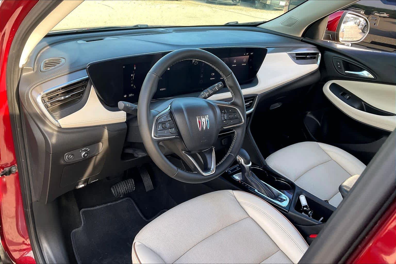 Used 2025 Buick Encore GX Avenir w/ Avenir Technology Package FWD image 18