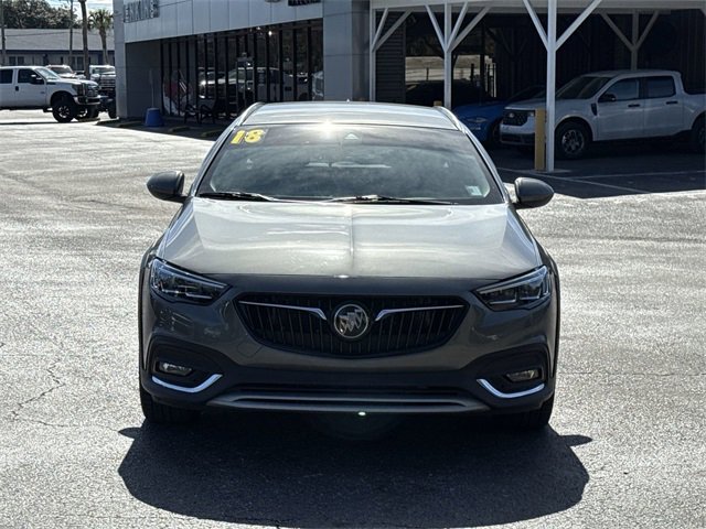 Used 2018 Buick Regal Essence w/ Driver Confidence Package #1 image 3