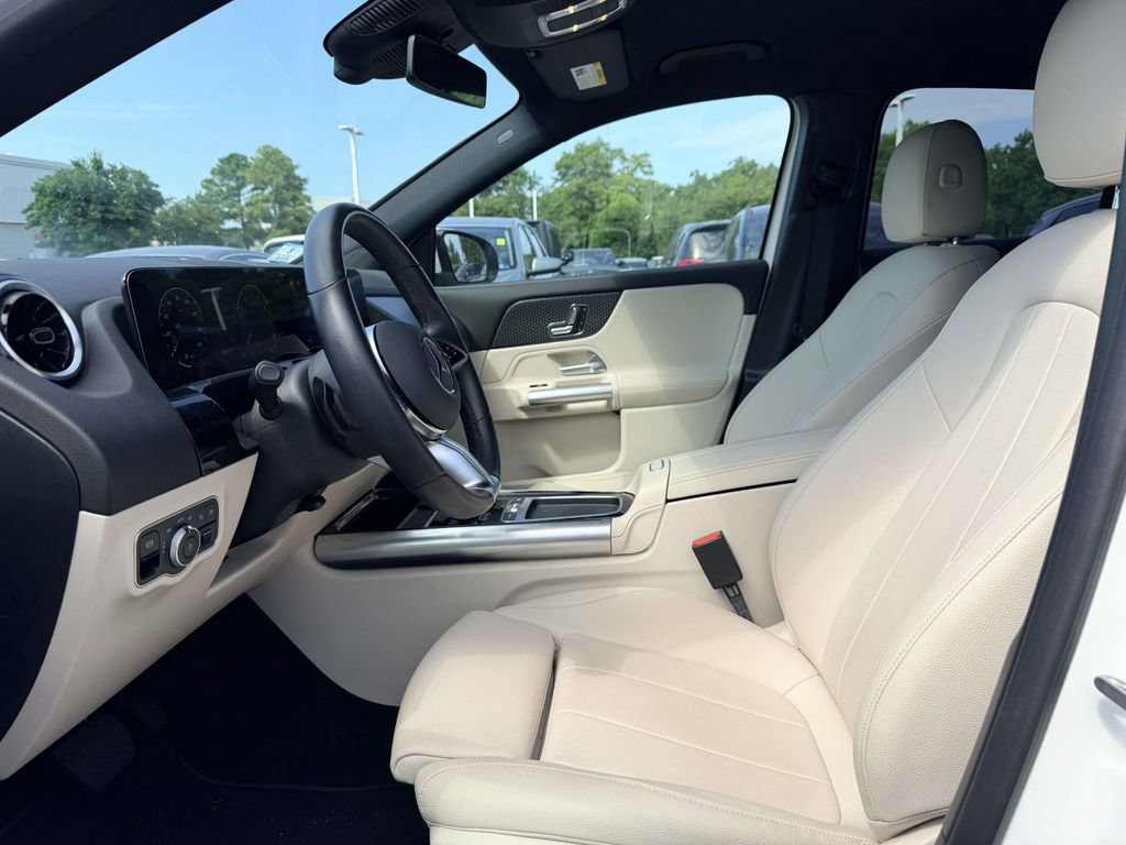 Used 2025 Mercedes-Benz GLA 250 4MATIC image 15