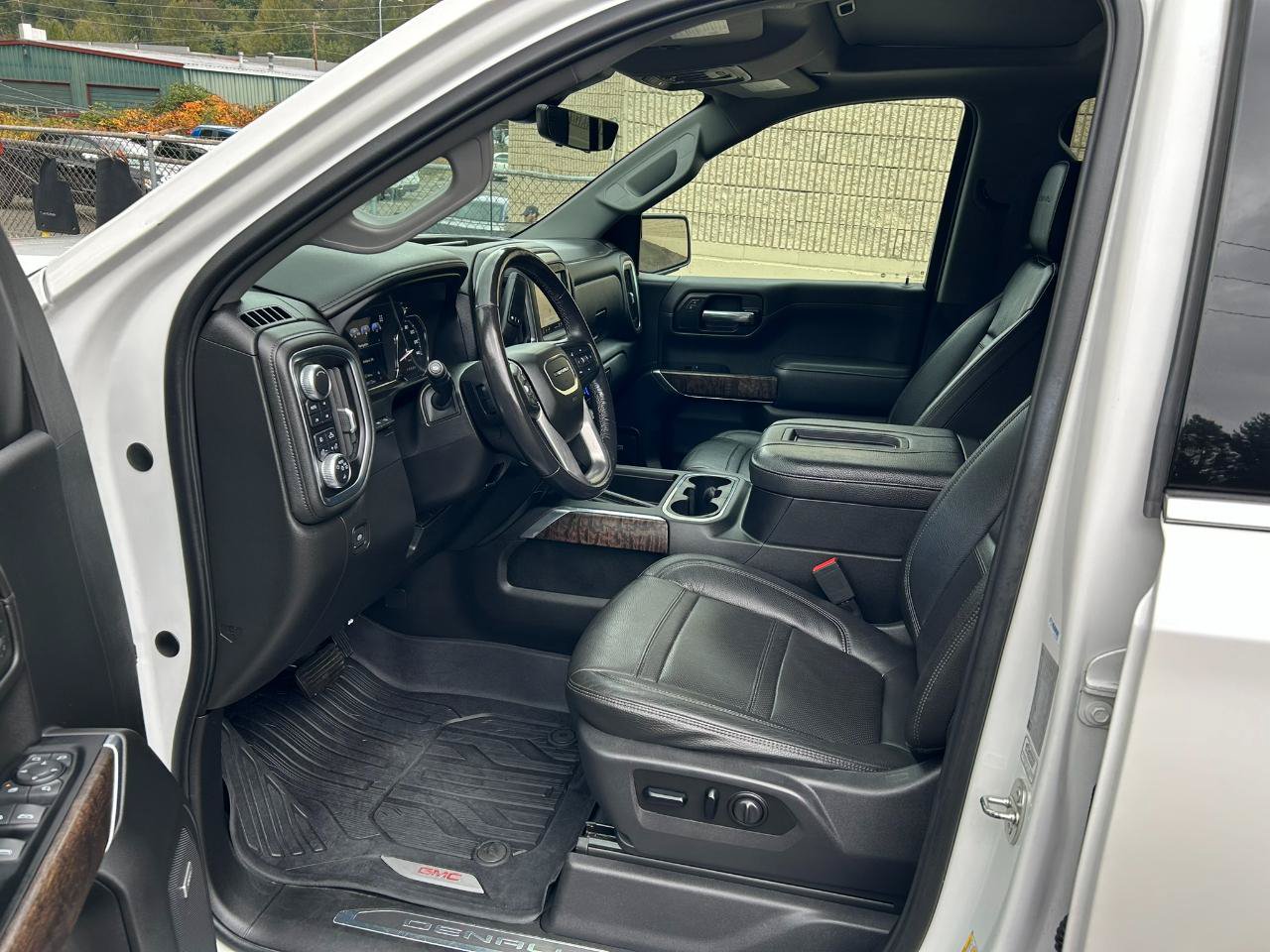 Used 2019 GMC Sierra 1500 Denali w/ Denali Ultimate Package AWD/4WD image 10