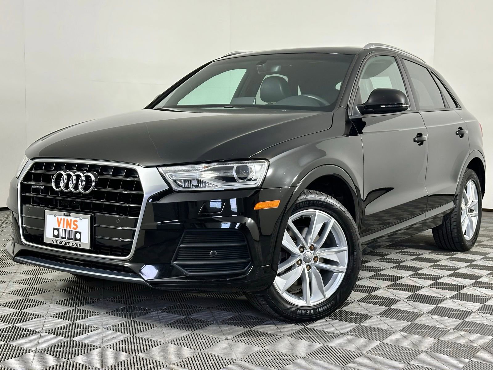 Used 2017 Audi Q3 2.0T Premium AWD/4WD image 4