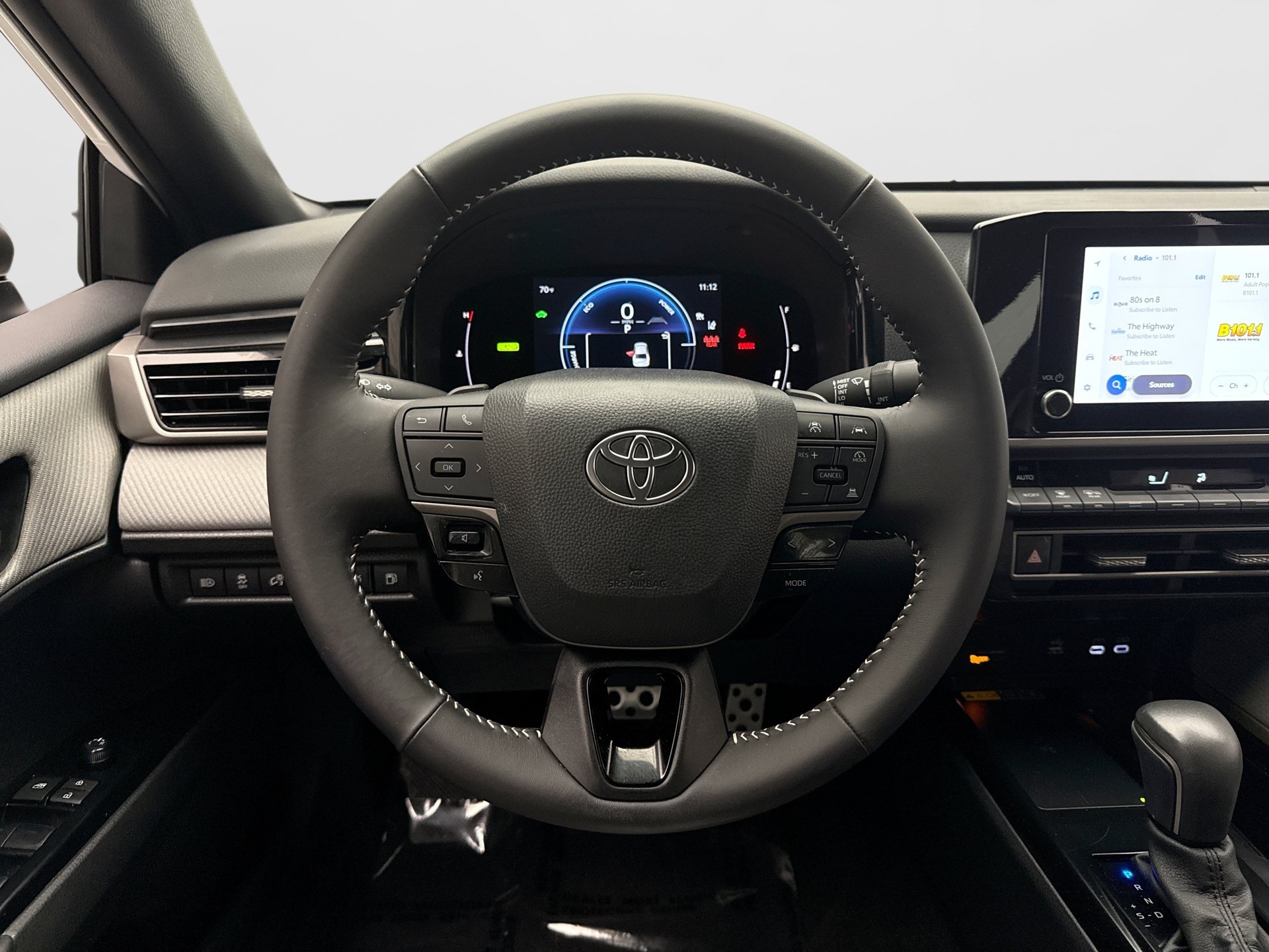 Used 2025 Toyota Camry SE w/ Convenience Package FWD image 12
