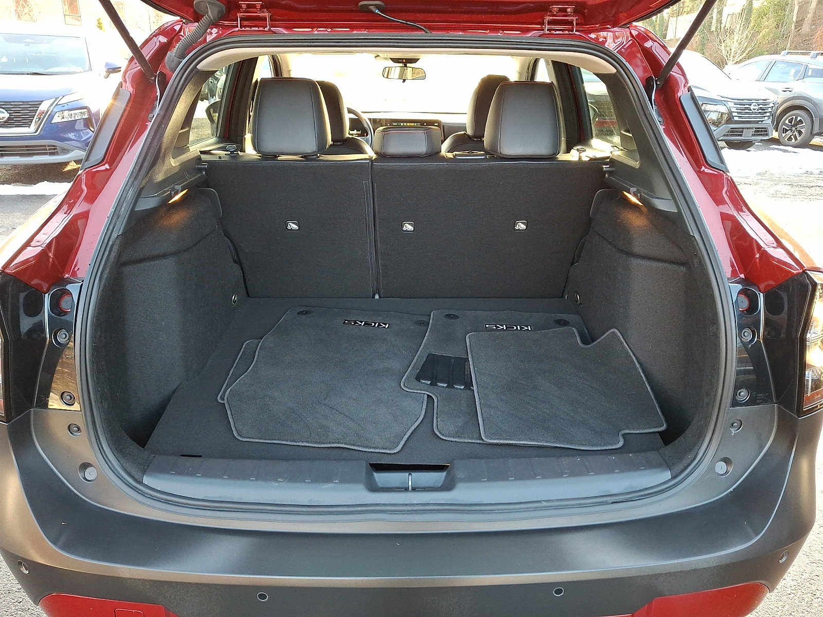 Certified 2025 Nissan Kicks SR image 30