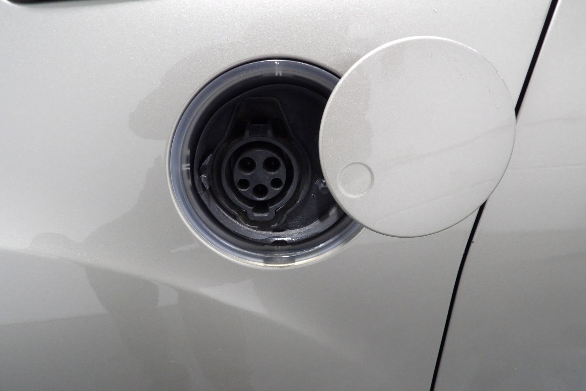 Used 2017 Ford C-MAX Energi SE image 12