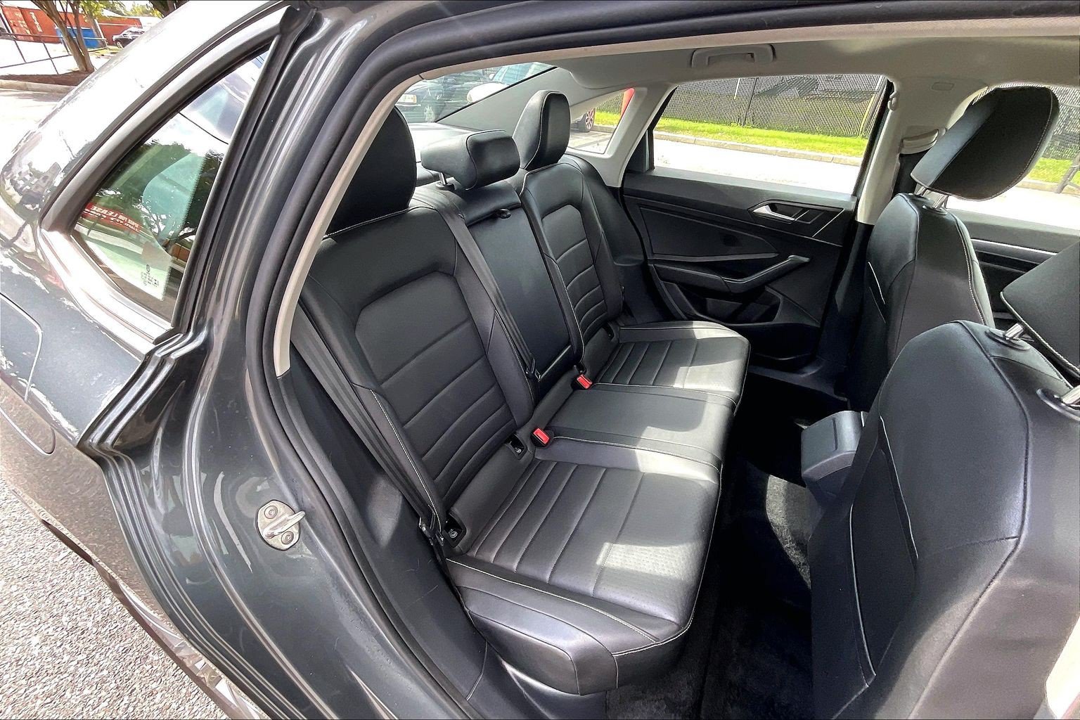 Used 2024 Volkswagen Jetta SE FWD image 32