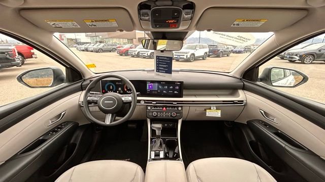 Used 2025 Hyundai Tucson SE image 11