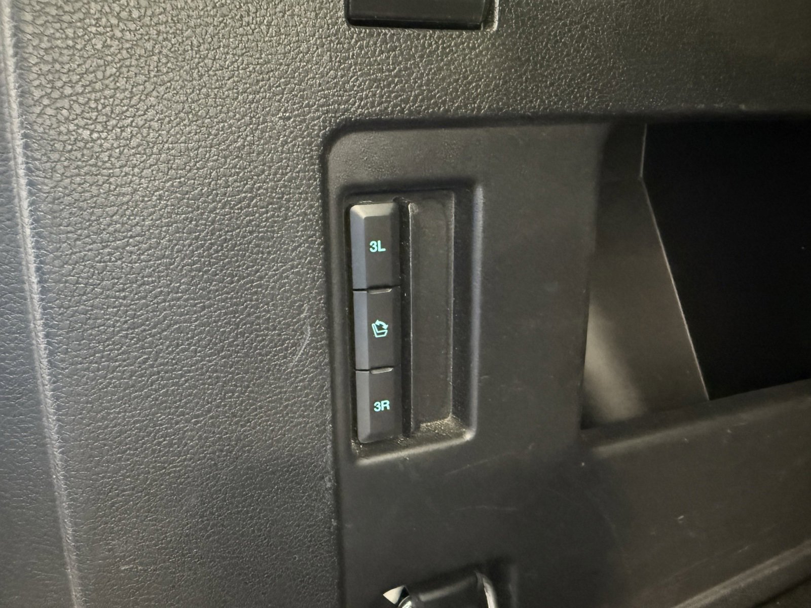 Used 2019 Ford Expedition XLT w/ Equipment Group 201A image 9