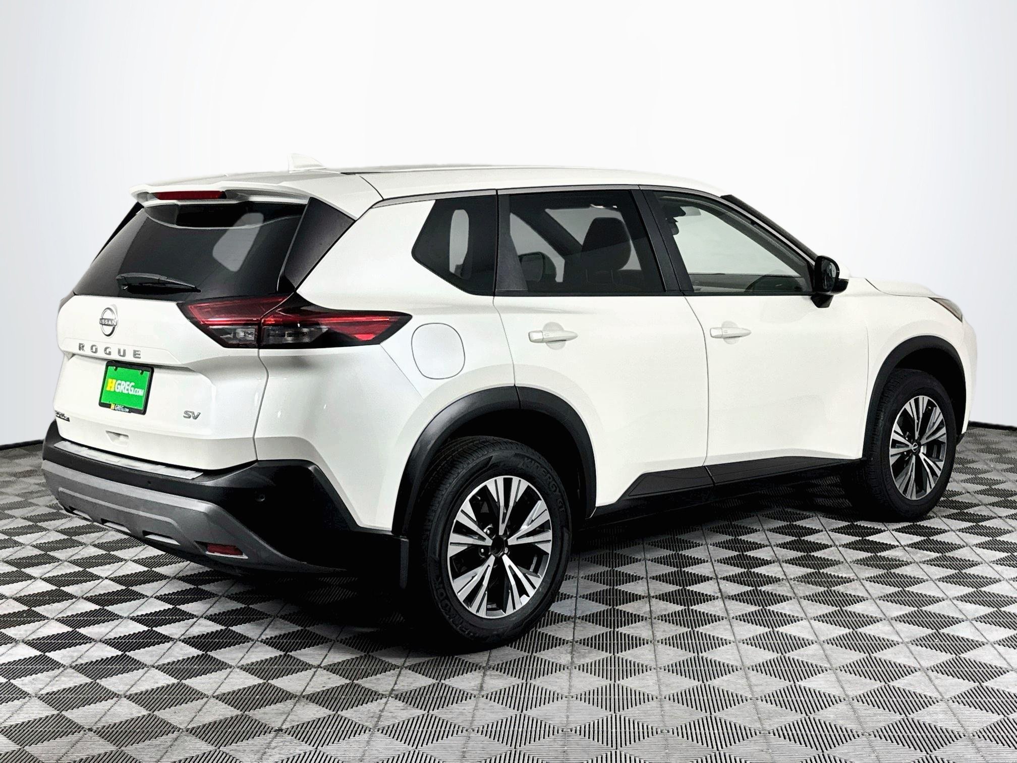 Used 2023 Nissan Rogue SV FWD image 8