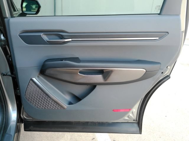 Used 2024 Kia EV9 Light Long Range RWD image 25