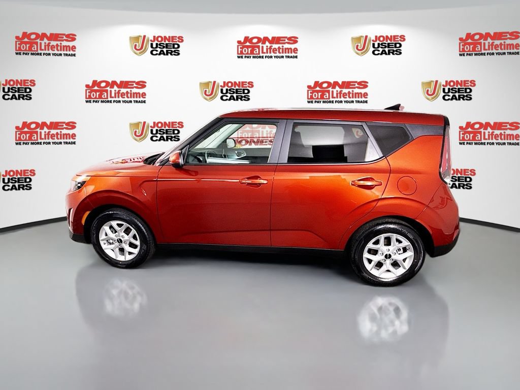 Certified 2023 Kia Soul LX w/ LX Technology Package FWD image 13