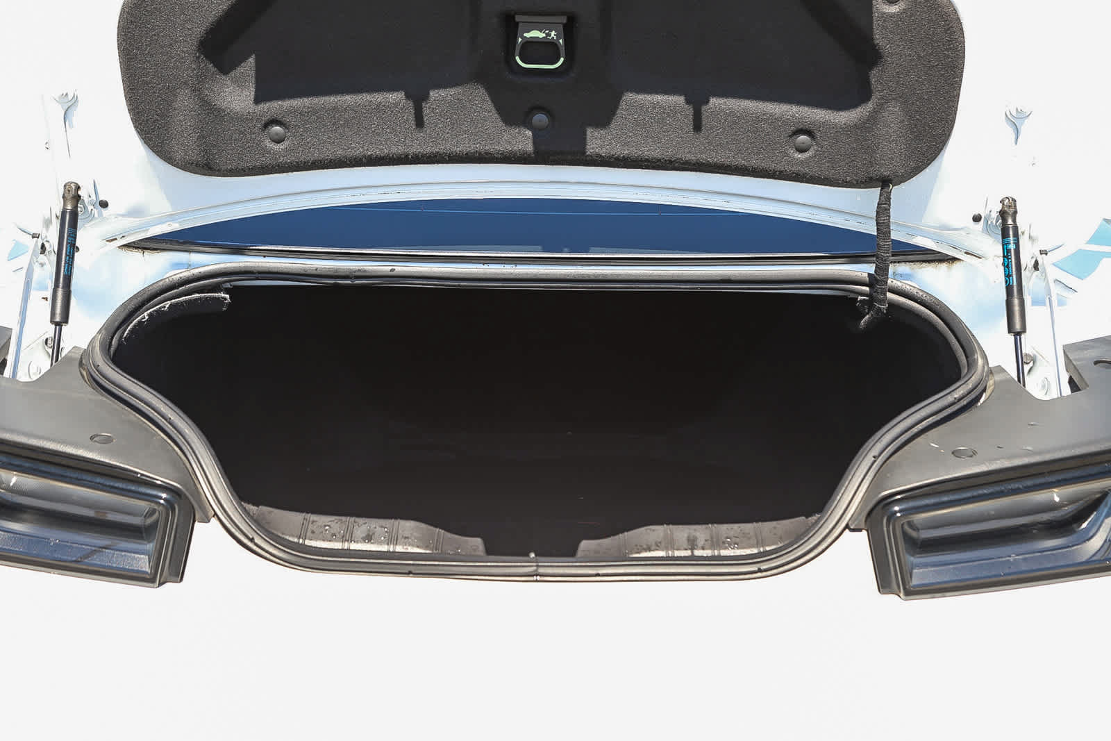 Used 2018 Chevrolet Camaro ZL1 RWD image 26