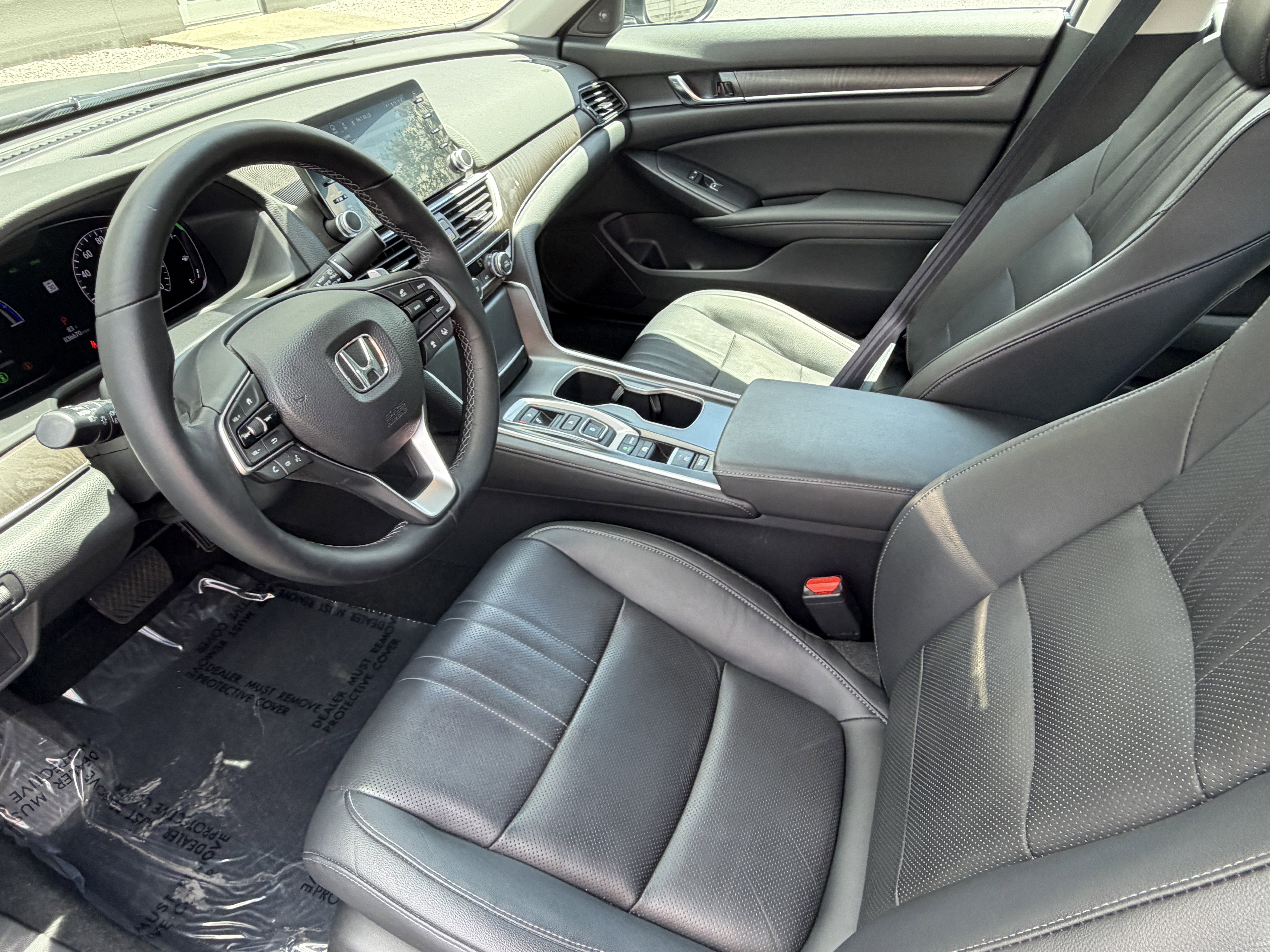Used 2019 Honda Accord Touring image 4