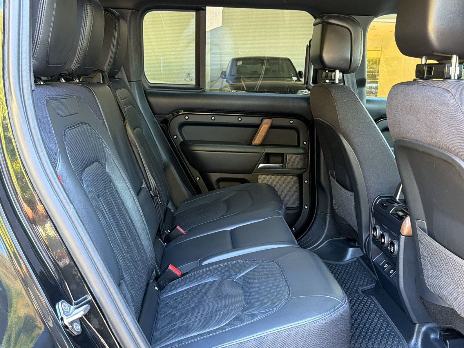 Used 2023 Land Rover Defender 110 X AWD/4WD image 25