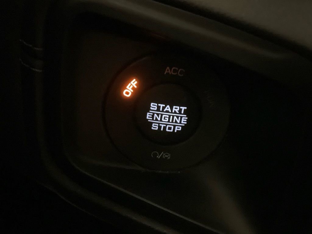 Used 2025 Jeep Wrangler Sahara image 16