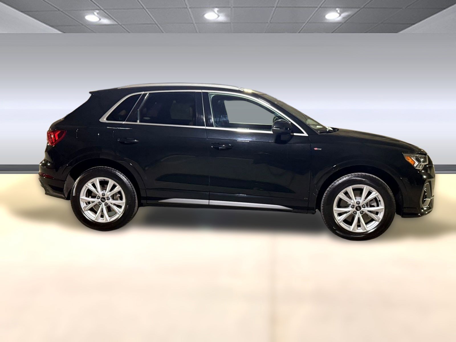 Certified 2025 Audi Q3 2.0T Premium w/ Convenience Package image 7