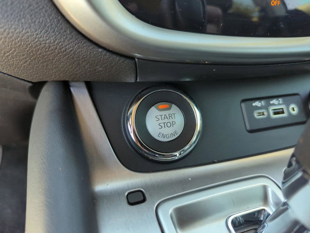 Certified 2024 Nissan Murano SV FWD image 39