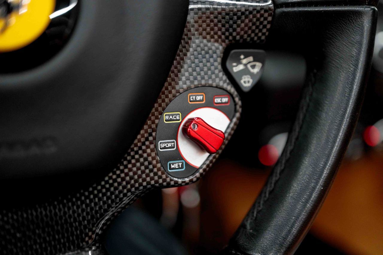 Used 2013 Ferrari 458 Spider RWD image 70