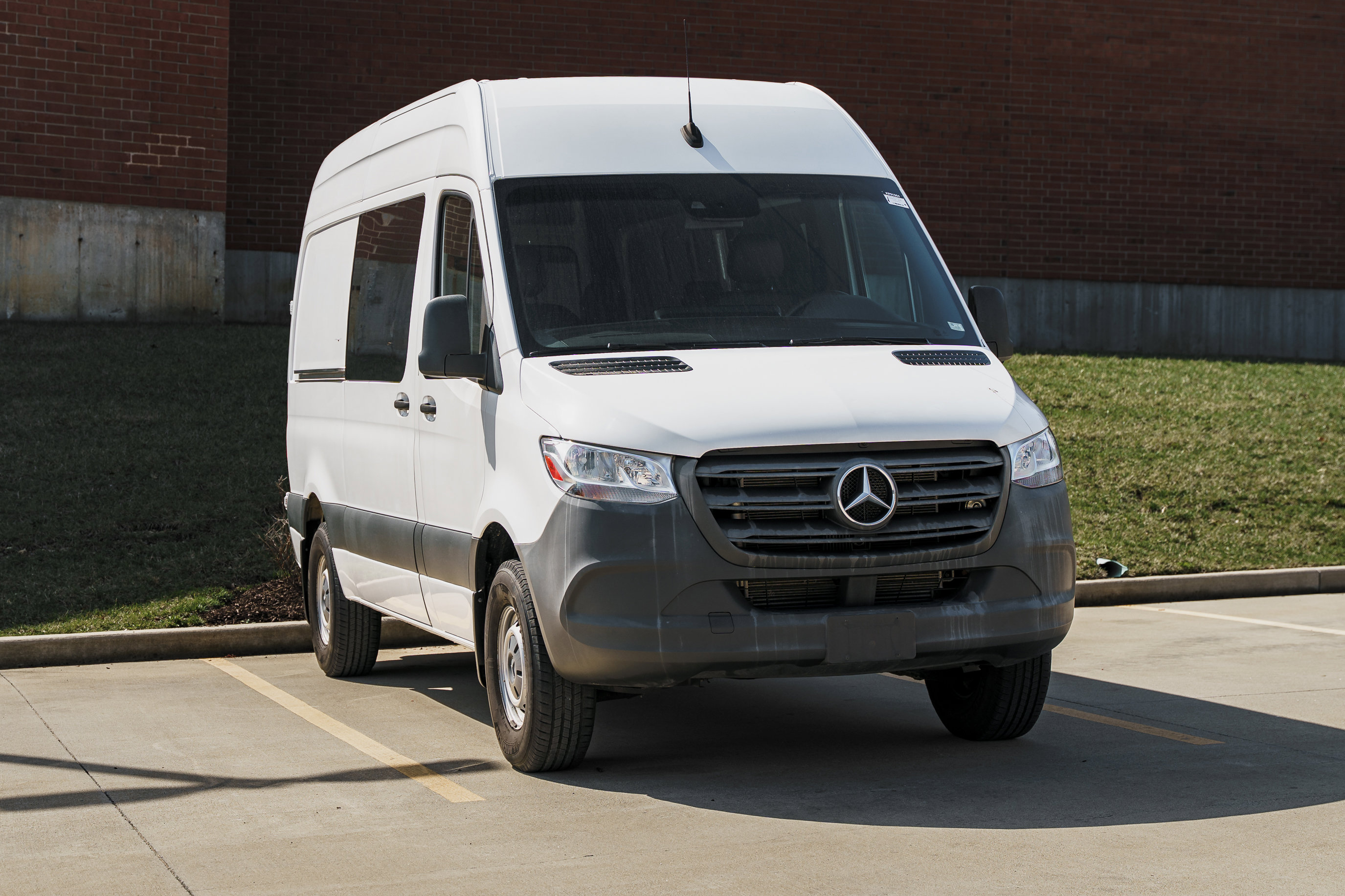 Used 2020 Mercedes-Benz Sprinter 2500 image 2