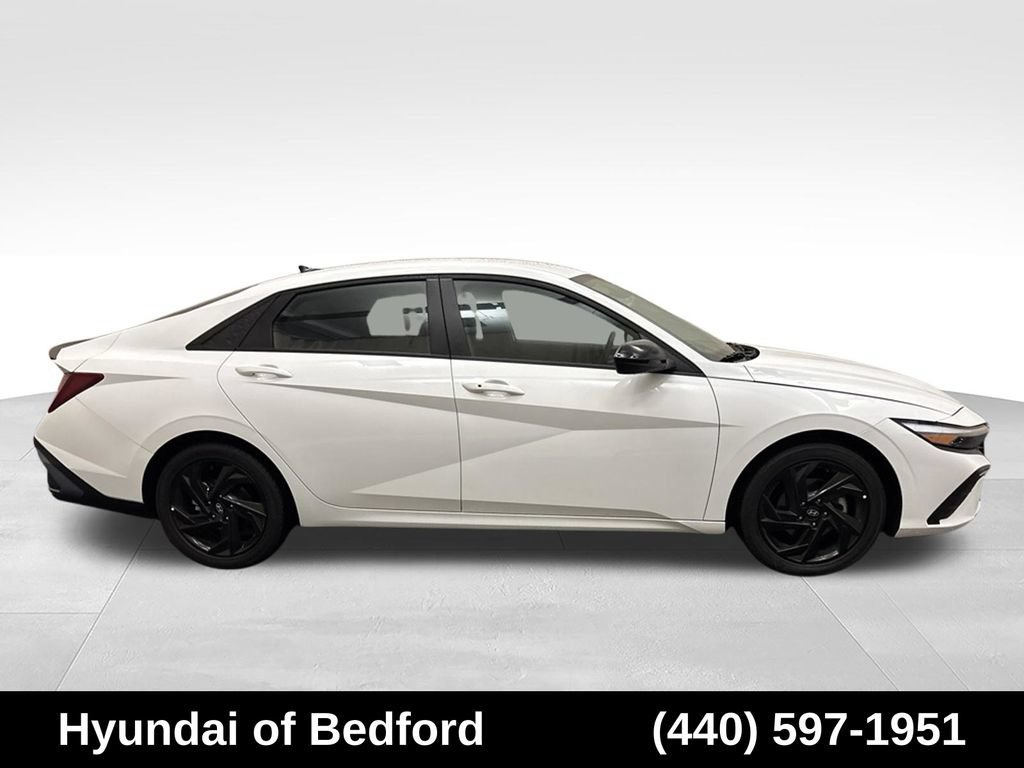 Used 2026 Hyundai Elantra Sport FWD image 4