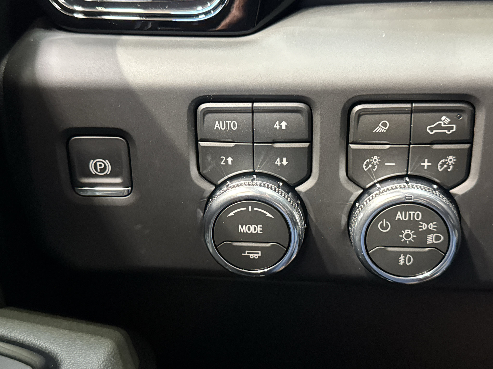 New 2026 GMC Sierra 2500 AT4 w/ AT4 Premium Plus Package AWD/4WD image 38