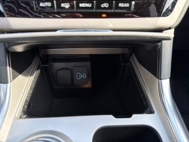 Used 2024 Ford Explorer XLT w/ Equipment Group 202A AWD/4WD image 41
