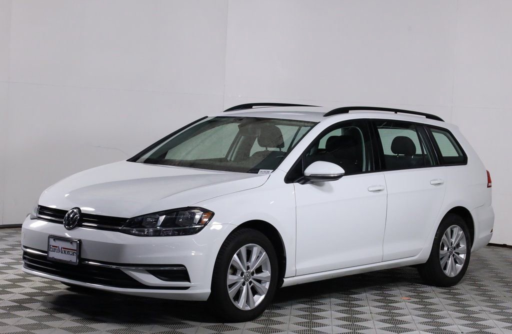 Used 2018 Volkswagen Golf S image 3