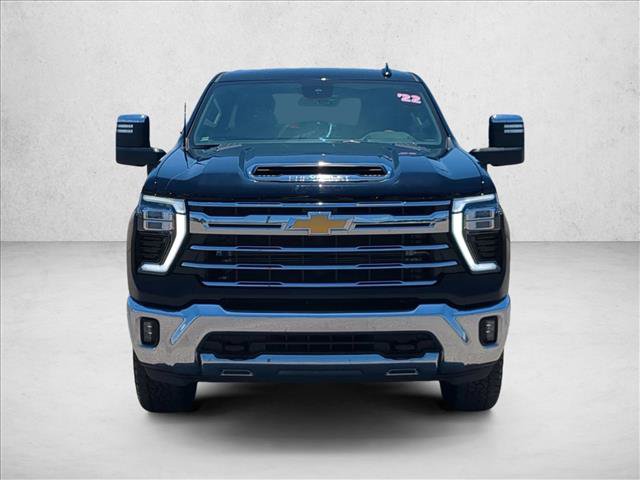 Used 2025 Chevrolet Silverado 2500 LTZ AWD/4WD image 2