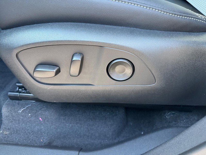 New 2026 Chevrolet Traverse LT image 12